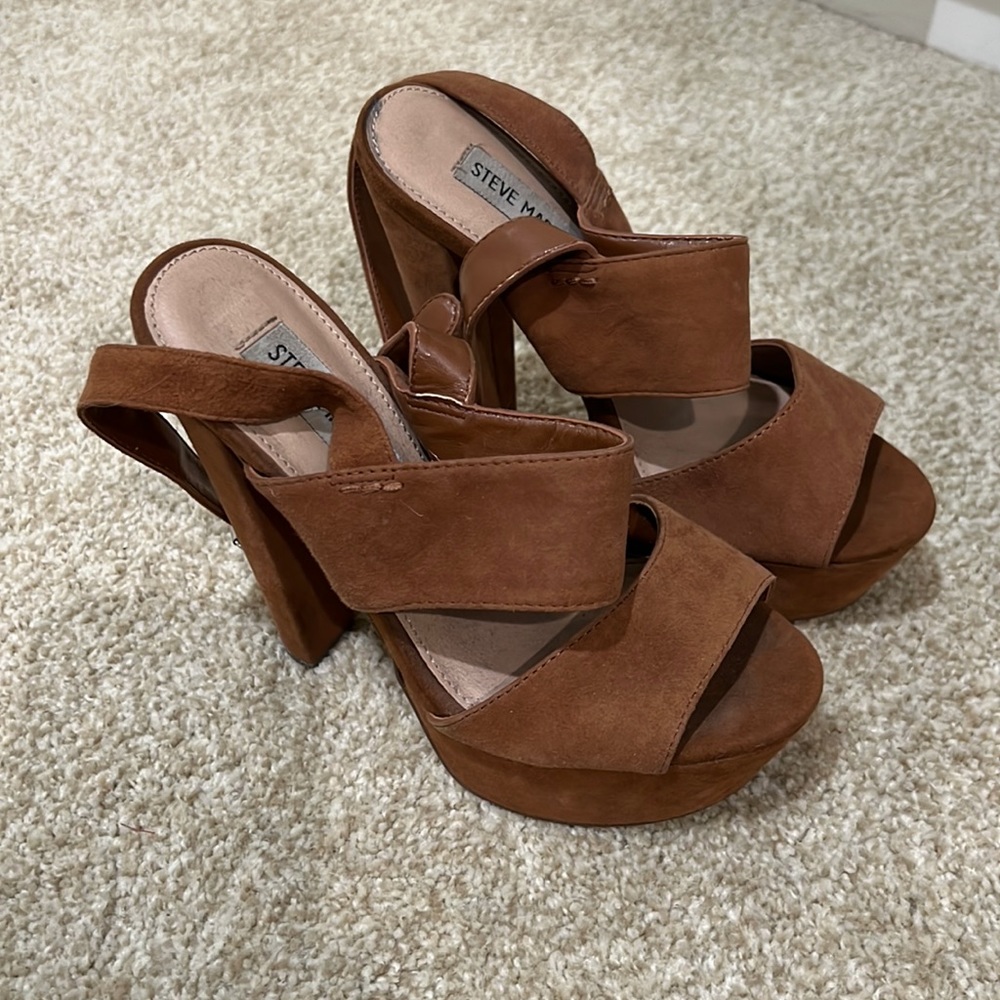 Steve Madden Tan Dezzzy Platforms